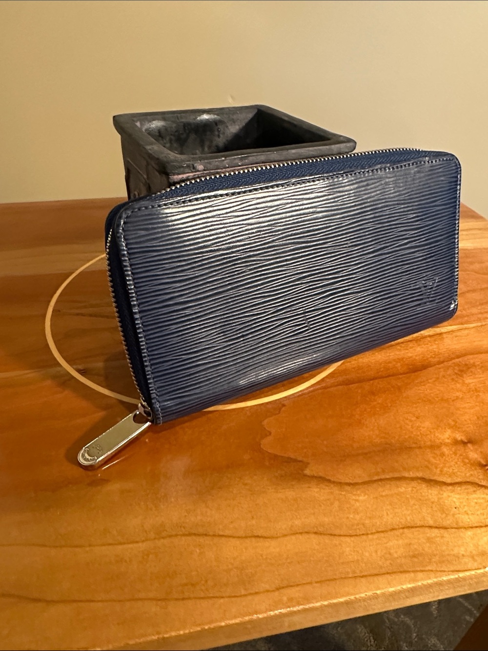 Authentic Louis Vuitton Epi Zippy Leather Wallet.